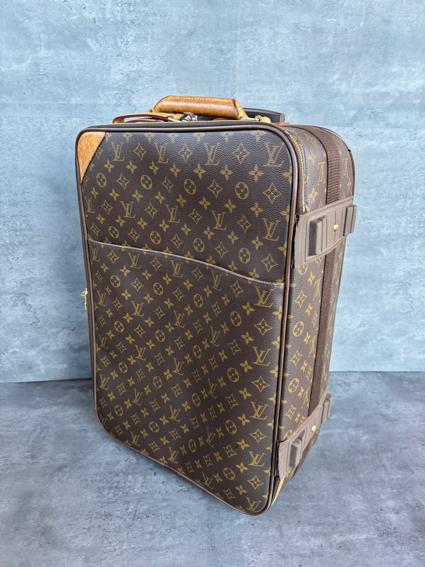 Louis Vuitton Carry On Luggage