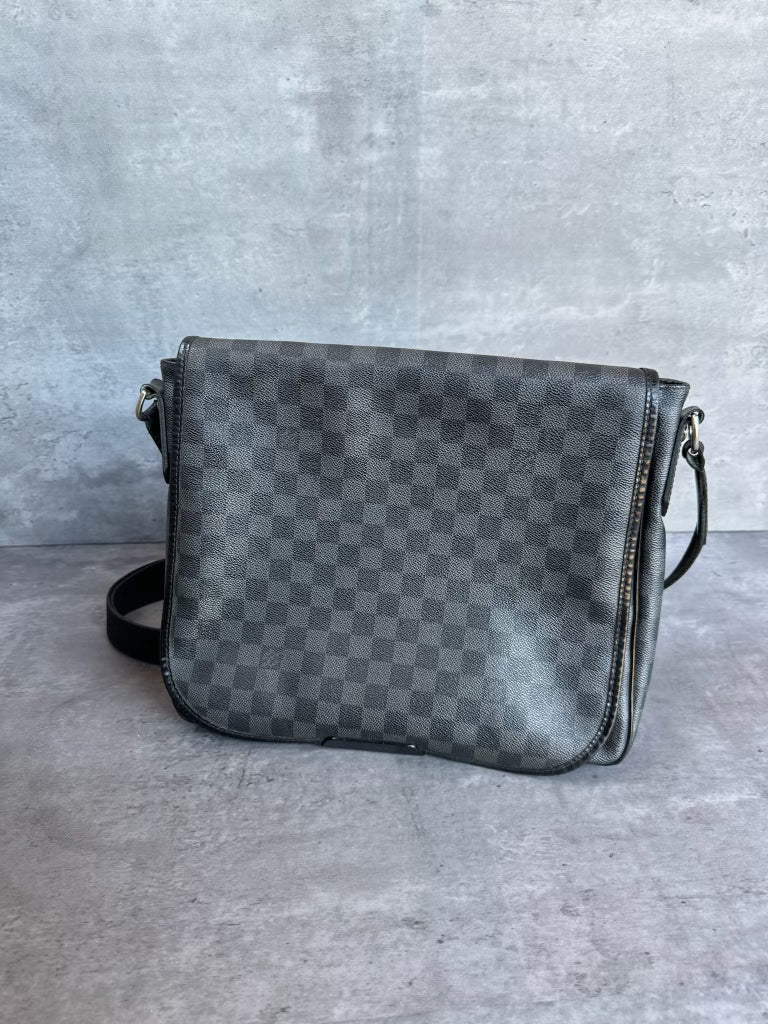 Louis Vuitton District GM Messenger Bag